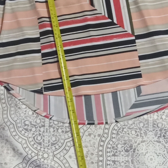 CUTE V-cut patterned blouse - Picture 10 of 14